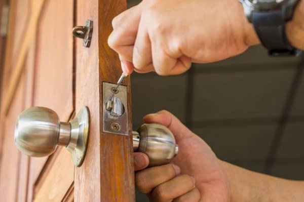 RESIDENTIAL & COMMERCIAL UNLOCKS / LOCK RE-KEYING - Securing your home is our priority at All Time Lockout Service. We offer reliable and exceptional residential locksmith services that help you enhance and secure your home’s safety. From repairing old and faulty locks to changing the locks on a new house, All Time Lockout Service consists of a skilled team that provides full-service residential locksmith services and can handle any challenge.

We understand the total frustration of being locked out of your house; choose All Time Lockout Service to come quickly and help you get back inside. Our trained residential locksmiths can be at your door within 25 minutes of calling; we pride ourselves on being fast and reliable. In addition to this, we use modern technology to service all our residential locksmith jobs.

Are you moving? It’s necessary to change the locks on your new house to guarantee that no previous tenants can access your property. Call All Time Lockout Service and worry about one fewer item for a smooth and straightforward move into your new home. Whether it’s a routine residential lockout, a broken key extraction, lock change, or repair, we provide the best residential locksmith solutions for your home.

We can even save you some extra funds by rekeying the cylinders on your door locks and making you duplicate keys. Do you have old, worn-out locks in your house? You should update the security of your home and increase your family’s safety by installing new high-security locks.

Please reach out to All Time Lockout Service today!

-Emergency residential lockout services
-Lock picking services
-Lock re-keying services
-Master key systems
-Key duplication on site
-Deadbolt installation or replacement
-High-security lock installation or replacement
-Keyless entry system installation or repair
-Door knob and handle installation or replacement
-Window lock installation or replacement
-Mailbox lock replacement
-Safe lock installation or replacement
-24/7 residential lockout services
-Mobile locksmith services.