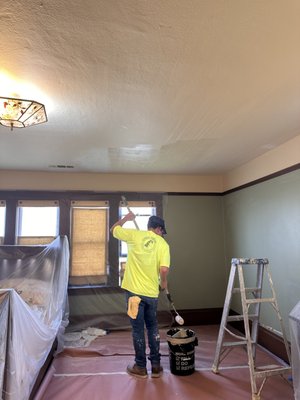 » Room Paint |San Francisco| - Collaboration with property managers to receive a new tenant with fresh paint at the rental property.