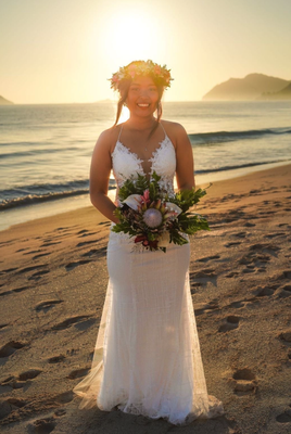 Hawaii's Wedding Flower Experts! - On your biggest day, in your dream destination, Kaululani Florals is ready to create floral beauty to match your color, style, and vision! Call us now for a free floral consultation! Hawaii's Wedding Flower Experts! - On your biggest day, in your dream destination, Kaululani Florals is ready to create floral beauty to match your color, style, and vision! Call us now for a free floral consultation!