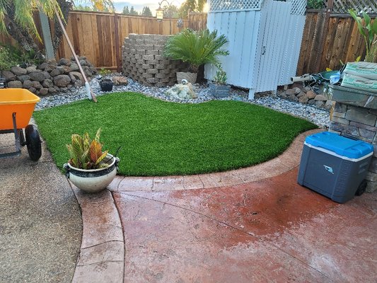 Vey tall (2.5") landscape turf install - This install was done in a backyard in Pittsburgh. The space definitely was beautified with a tall and very luxurious turf. The owners were Vey tall (2.5") landscape turf install - This install was done in a backyard in Pittsburgh. The space definitely was beautified with a tall and very luxurious turf. The owners were