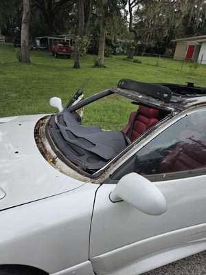1992 Dodge Stealth Windshield Replacement - We received a windshield replacement request from a customer for his 1992 Dodge Stealth which is in great condition.  The customer trusted Optic-Kleer of Tampa to make the work and ensure that no damage is done to his vehicle.  It was a challenging job since there are several moldings around the windshield that cannot be sources anymore and therefore had to be preserved.  Our certified technicians did it!  See the pictures attached.