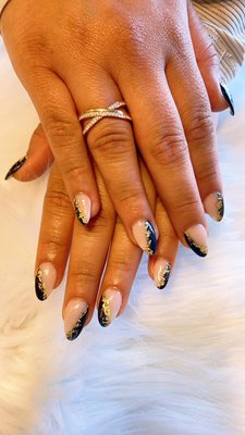 The shop is very clean and airy - New owner🥰, come to Lynn nail salon and you will receive great nail service with many options The shop is very clean and airy - New owner🥰, come to Lynn nail salon and you will receive great nail service with many options