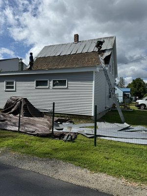 Re-Roofs - Full Roof Replacements. Projects take typically take 1-2 days. The average roof replacement cost around $8,000. Re-Roofs - Full Roof Replacements. Projects take typically take 1-2 days. The average roof replacement cost around $8,000.