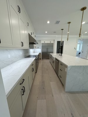 Post-Construction 5-phase Cleaning - This stunning custom home in Menlo Park has been meticulously cleaned not once, but five times—during and after its construction—to ensure every detail shines. Post-Construction 5-phase Cleaning - This stunning custom home in Menlo Park has been meticulously cleaned not once, but five times—during and after its construction—to ensure every detail shines.