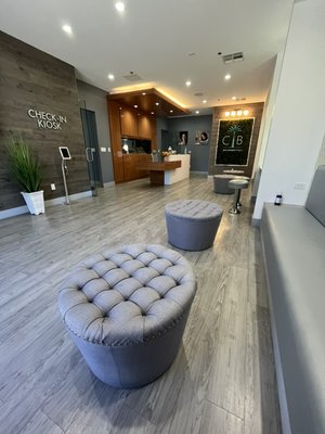 Inside Our Practice: Your smile, our priority. - Welcome to our practice, where your smile journey is our priority. From your first consultation to your final result, we ensure a comfortable and professional experience every step of the way. We’re here to create a smile you’ve always dreamed of!