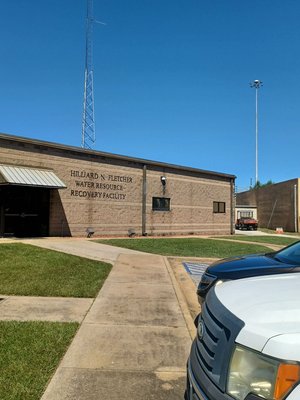 Bullard .N Fletcher water resources facility - This building was long over due for repaint fortunately we we’re contracted by the city of Tuscaloosa to take on this project we first pressure washed to remove all dirt and debris ,prepped /masked off areas to be painted applied to coats to seal the deal thanks again to the city of Tuscaloosa for trusting in paints on us plus to get the job done Bullard .N Fletcher water resources facility - This building was long over due for repaint fortunately we we’re contracted by the city of Tuscaloosa to take on this project we first pressure washed to remove all dirt and debris ,prepped /masked off areas to be painted applied to coats to seal the deal thanks again to the city of Tuscaloosa for trusting in paints on us plus to get the job done