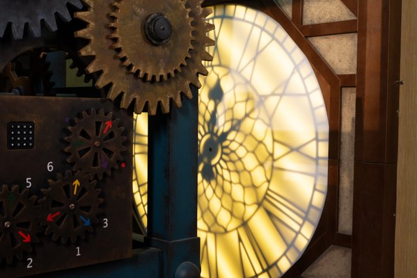 The 4th Door - Immerse yourself in a heart-pounding 80-minute adventure across 4 unique destinations! Next-generation escape room with breathtaking design and a fascinating plot!