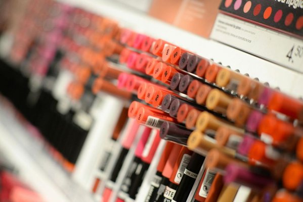 Beauty Supply - n West Lafayette, Judith Beauty Supply offers a comprehensive range of beauty and personal care products under one roof. You’ll find products for all skin tones, hair textures, and style preferences, ensuring that your unique beauty needs are met. Our beauty supply store features top industry brands alongside hard-to-find boutique items and personal care products, with frequent new arrivals to keep up with the latest beauty trends and seasonal releases. From beauty tools to skincare essentials, our selection includes both affordable options and premium-grade beauty supplies. As you walk through our aisles, the vibrant colors and sleek packaging of our products catch your eye, inviting you to explore further.
Whether you're a professional makeup artist or someone who loves experimenting with new looks, our West Lafayette location offers everything you need. With a focus on quality and variety, Judith Beauty Supply is your go-to destination for beauty products. Our knowledgeable staff is ready to assist you in finding the perfect items to suit your style and needs.
Explore our extensive range of products today. Beauty Supply - n West Lafayette, Judith Beauty Supply offers a comprehensive range of beauty and personal care products under one roof. You’ll find products for all skin tones, hair textures, and style preferences, ensuring that your unique beauty needs are met. Our beauty supply store features top industry brands alongside hard-to-find boutique items and personal care products, with frequent new arrivals to keep up with the latest beauty trends and seasonal releases. From beauty tools to skincare essentials, our selection includes both affordable options and premium-grade beauty supplies. As you walk through our aisles, the vibrant colors and sleek packaging of our products catch your eye, inviting you to explore further.
Whether you're a professional makeup artist or someone who loves experimenting with new looks, our West Lafayette location offers everything you need. With a focus on quality and variety, Judith Beauty Supply is your go-to destination for beauty products. Our knowledgeable staff is ready to assist you in finding the perfect items to suit your style and needs.
Explore our extensive range of products today.