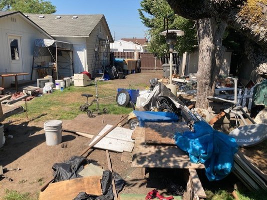 Estate Clean out - Whether you need an individual room cleaned out or an entire estate, Hoss Junk Removal has the resources to make it happen efficiently and quickly. We will appropriately dispose of your old junk in an environmentally safe and effective way. As always with any job we do, we recycle what we can, and dispose of any other items in the most responsible manner possible.
Cleaning up estates is one of our many services. Hoss specializes in home and estate cleanouts, assisting customers before an estate sale. Every day we are cleaning up Seattle and Tacoma properties. if you are preparing for a sale or reorganizing a sale, we want to help with property cleanouts. Estate Clean out - Whether you need an individual room cleaned out or an entire estate, Hoss Junk Removal has the resources to make it happen efficiently and quickly. We will appropriately dispose of your old junk in an environmentally safe and effective way. As always with any job we do, we recycle what we can, and dispose of any other items in the most responsible manner possible.
Cleaning up estates is one of our many services. Hoss specializes in home and estate cleanouts, assisting customers before an estate sale. Every day we are cleaning up Seattle and Tacoma properties. if you are preparing for a sale or reorganizing a sale, we want to help with property cleanouts.