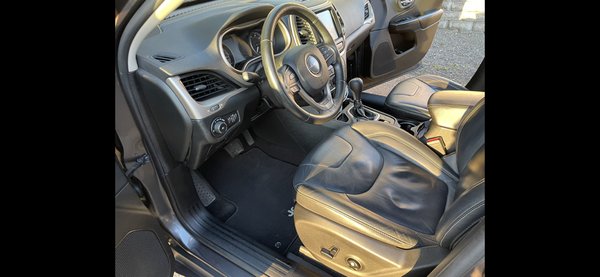 Keep cherokee interior deep clean - Owner of the vehicle had two dogs and used it as a daily for quite some time. Made it look brand new again🤝 Keep cherokee interior deep clean - Owner of the vehicle had two dogs and used it as a daily for quite some time. Made it look brand new again🤝