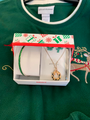 Awesome Gift Ideas! - Don't wait until the last moment for your holiday shopping! Stop by today for some great gifts (: Awesome Gift Ideas! - Don't wait until the last moment for your holiday shopping! Stop by today for some great gifts (: