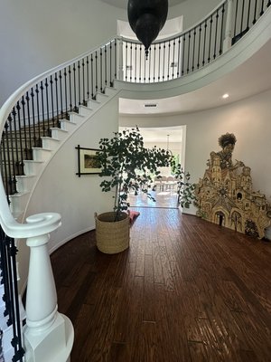 Master staircase (new look) - We had the pleasure to work on this master staircase for a previous client in Calabasas, CA who no longer wanted to see the finished wood and instead she wanted to paint everything white to match her walls. We sanded down several layers varnish and stain from the wood then added 2 coats of Shellac and finished with a semi-gloss Dunn Edward’s paint. We also painted the metal
Railings all along the staircase and banisters throughout the house. This job was very intricate and time consuming due to the details of the staircase but we got it done nicely for the client. Master staircase (new look) - We had the pleasure to work on this master staircase for a previous client in Calabasas, CA who no longer wanted to see the finished wood and instead she wanted to paint everything white to match her walls. We sanded down several layers varnish and stain from the wood then added 2 coats of Shellac and finished with a semi-gloss Dunn Edward’s paint. We also painted the metal
Railings all along the staircase and banisters throughout the house. This job was very intricate and time consuming due to the details of the staircase but we got it done nicely for the client.