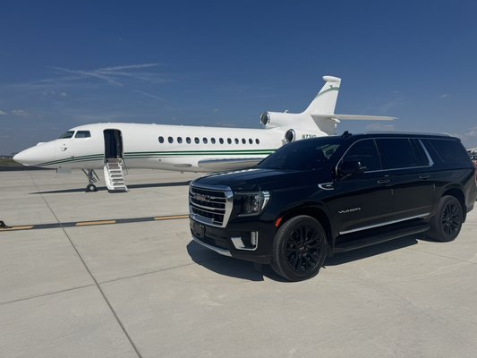 Welcome to Blk Ln LLC - Hi welcome, we are your Nashville Limo Service! If you would like a quote or have any question please do not hesitate to send me a request.

615-955-7131