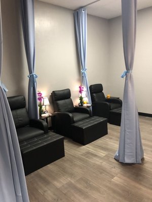 Foot Massage - Many people have heard about foot massage, but have they really experienced one? Foot massage is very popular in China and it is a restoring experience. Come enjoy in our massage chairs, soak your feet, and even bring your friends to experience true relaxation. Schedule your appointment now. Foot Massage - Many people have heard about foot massage, but have they really experienced one? Foot massage is very popular in China and it is a restoring experience. Come enjoy in our massage chairs, soak your feet, and even bring your friends to experience true relaxation. Schedule your appointment now.