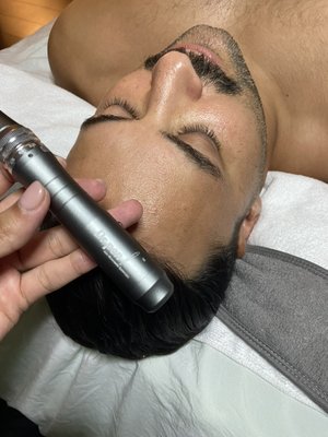 Nano-Needling Treatments - $20 Off 1st Time Hydra-facial Clients. Licensed aesthetician with 5+ years of experience providing affordable & thorough skin care treatments for all skin types. I specialize in hydra-facials, anti-aging facials, microdermabrasion facials, nano-needling treatments, & customizable acne facials. Facials can include ultrasonic scrubbing, hydro-dermabrasion, UV light therapy, & eye rejuvenation. I work with each client to provide a bespoke treatment experience to best treat their skincare needs. We specialize in body contouring cavitation as well. Call today to claim your $20 Off New Client Discount for Hydra-Facials!