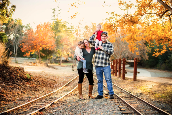 Family Portraits - GH Photo will capture your family's unique personalities in beautiful settings Family Portraits - GH Photo will capture your family's unique personalities in beautiful settings