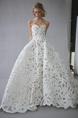 Designer Bridal Sample Sale Oscar de la Renta + Elie Saab - Save on Designer Sample Sale Bridal Gowns. Up to 50% off select styles. Oscar de la Renta and Elie Saab, newly discontinued styles!  All gowns sold as is, you are buying the floor sample, these gowns are no longer available to order.  Call for your appointment!