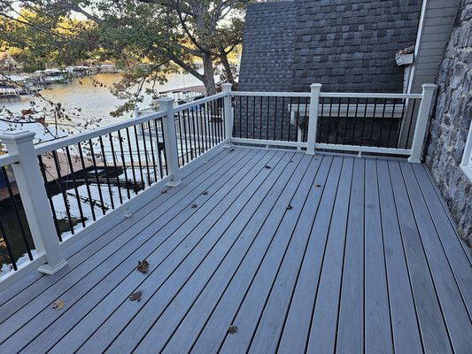 Butler - -Transcend Lineage (Rainier) 
-RAILING: Trex Select