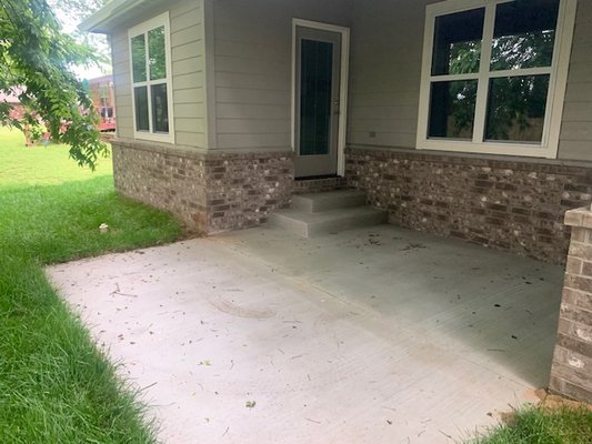 New construction Driveway - This is a new construction house where we poured the patios and driveway. We graded to make sure the water falls away from the house and garage,
The approach was doweled into the street with rebar at 18" each way to meet city requirements. New construction Driveway - This is a new construction house where we poured the patios and driveway. We graded to make sure the water falls away from the house and garage,
The approach was doweled into the street with rebar at 18" each way to meet city requirements.