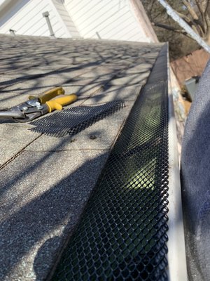 Gutter Clean & Screen Installation - Our customer was having significant overflow issues, the gutter system was completely full of leaves and other debris. Our team was able to inspect the Gutter, Clean and Install Roll Lock leaf screen protection.￼