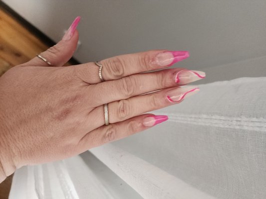 Pose D'ongles - Liste de prix disponible sur demande. Sue rendez-vous seulement! Pose D'ongles - Liste de prix disponible sur demande. Sue rendez-vous seulement!