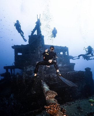 Valentine’s Day Sale - All Tours Discounted - Scuba Diving Tours for beginners and certified divers currently on sale👌🏽
