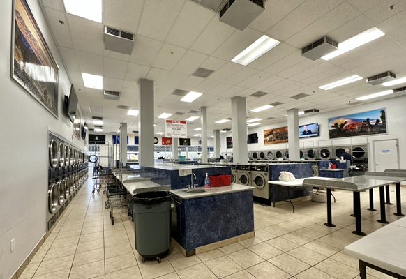 Wash dry and fold service, $1.75 a pound low rate. We do pickup and delivery too. Same day service if drop before 5pm - We remodeled, removed old two sinks, made magic wash laundromat neat and clean Wash dry and fold service, $1.75 a pound low rate. We do pickup and delivery too. Same day service if drop before 5pm - We remodeled, removed old two sinks, made magic wash laundromat neat and clean