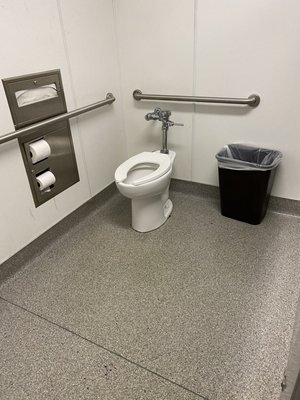 Warehouse restroom - Warehouse restroom! Warehouse restroom - Warehouse restroom!