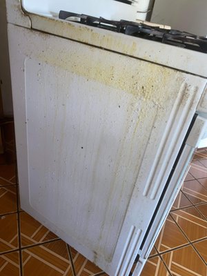 Kitchen Stove - This cleaning was done on this stove that hadn't been cleaned in a while. Kitchen Stove - This cleaning was done on this stove that hadn't been cleaned in a while.