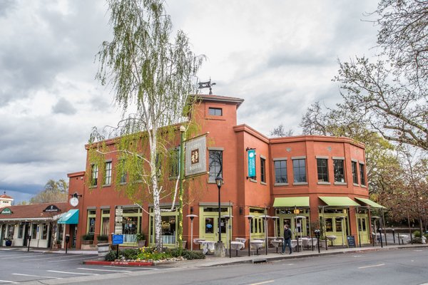 Freshly Painted Restaurant in Lafayette CA - Great restaurant, great paint job! With this project, we applied a fresh coat of paint on the exterior of this restaurant in Lafayette, CA.