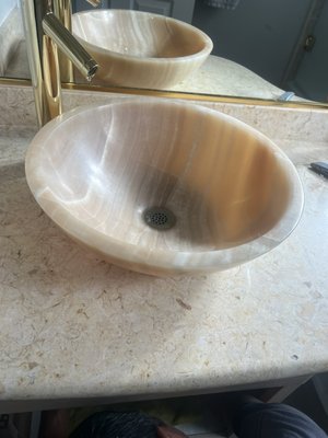 Cambio de sink en un baño - Este sink nuevo se puso en un baño ya que el antiguo estaba liquiando por la parte de abajo lo que era imposible usarlo ! Cambio de sink en un baño - Este sink nuevo se puso en un baño ya que el antiguo estaba liquiando por la parte de abajo lo que era imposible usarlo !