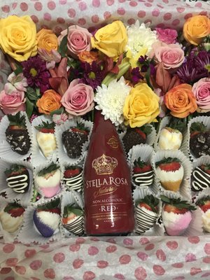 Yummy Gift Boxes - Strawberries and wine are the perfect gift for any occasion...so are tacos! Give me a call today and let's start planning your perfect gift.