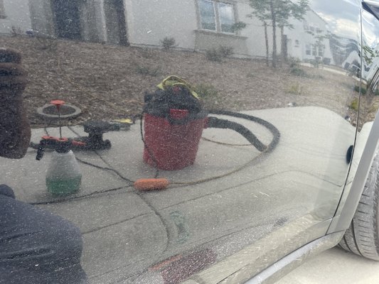 Restoring mirror shine to black paint - This car was taken off-roading and had dirt and dust all over the paint. It was adequately washed, clay barred, and waxed giving it a mirror shine again.