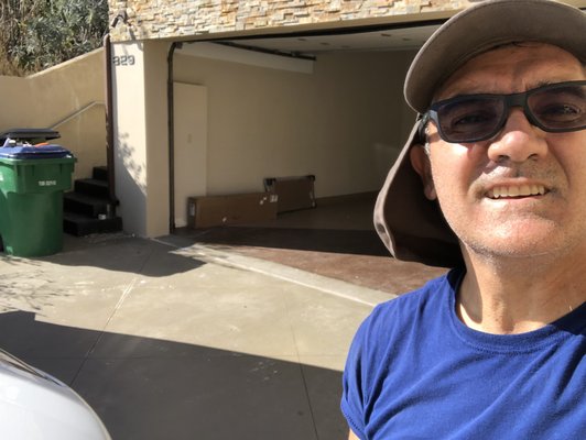 Laguna Beach, we received a call from a resident that needed help clean up his garage after he move into his new house - Laguna Beach, we received a call from a resident that needed help clean up his garage after he move into his new house Laguna Beach, we received a call from a resident that needed help clean up his garage after he move into his new house - Laguna Beach, we received a call from a resident that needed help clean up his garage after he move into his new house