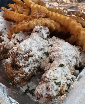 The Original Adults-Only Wing Tour - Atlanta loves wings, but you won't find the best wings anywhere boujee. We visit 5 of the city's best mom-and-pop shops, local dive bars, and hometown heroes before finishing the night at legendary Magic City - the world-famous strip club and cultural hub with a serious kitchen!  

For agest 21 and older only. No exceptions!