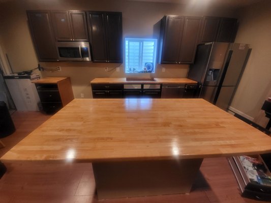 Kitchen install - there was an existing office with no plumbing or water. remodeled to install whole kitchen with appliances and countertops Kitchen install - there was an existing office with no plumbing or water. remodeled to install whole kitchen with appliances and countertops