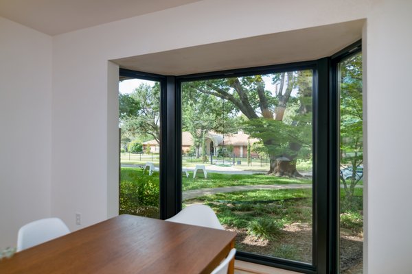Andersen Fibrex Windows (100 Series) - Need more light but not ventilation? Picture windows are exactly what you're looking for. These fixed-sash windows are energy efficient and allow you to maximize glass surface.
Andersen Windows & Doors manufactures these windows from a Fibrex® composite material that's not only sustainably made but also budget friendly. Andersen Fibrex Windows (100 Series) - Need more light but not ventilation? Picture windows are exactly what you're looking for. These fixed-sash windows are energy efficient and allow you to maximize glass surface.
Andersen Windows & Doors manufactures these windows from a Fibrex® composite material that's not only sustainably made but also budget friendly.