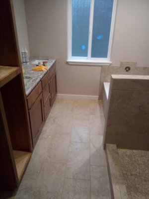 Bathrooms / Showers - Bathrooms amd Showers..we love it!!