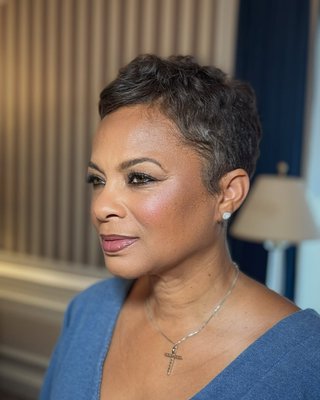 Neutral Glam - Skincare; Full Neutral Makeup application (w/ lashes, as a service add-on)
Will include travel fee. Neutral Glam - Skincare; Full Neutral Makeup application (w/ lashes, as a service add-on)
Will include travel fee.