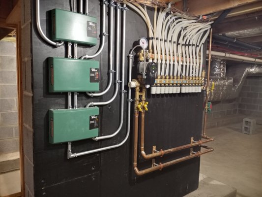 Boilers & Radiant Heat | WaterMac - Radiant heat manifold & controllers for new single family home. Boilers & Radiant Heat | WaterMac - Radiant heat manifold & controllers for new single family home.