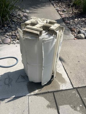 Filter Cleaning & Replacement - Filter Cleaning & Replacement includes:
✔ Cartridge cleaning or replacement
✔ DE filter backwashing & recharge