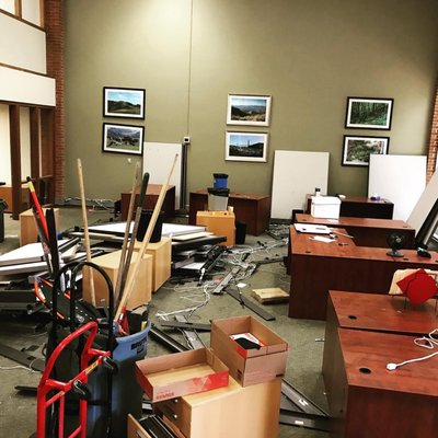 Office Clean-Out Service - Utilize our experience to your advantage. At Hauling 911, our team of waste removal professionals provides efficient and reliable office clean-out services. We aim to ensure that your project is cost-effective and worry-free, so you can focus on your business. Give us a call today to discover how easy it is to work with us. We're always here to help! San Rafael, 94901 Office Clean-Out Service - Utilize our experience to your advantage. At Hauling 911, our team of waste removal professionals provides efficient and reliable office clean-out services. We aim to ensure that your project is cost-effective and worry-free, so you can focus on your business. Give us a call today to discover how easy it is to work with us. We're always here to help! San Rafael, 94901