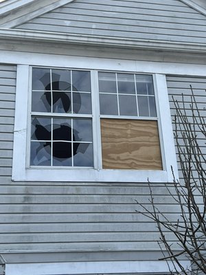 Broken Window glass repair or replacement - Broken Window Glass – Before & After

In this project, the client contacted us about a shattered window panel compromising both safety and insulation. Our team responded promptly, removed the damaged glass, and custom-fitted a new pane to restore the window to its original condition.

Before: The window showed visible cracks and broken glass, posing a security risk and energy loss.
After: We installed a clean, secure, and perfectly sealed glass pane—restoring clarity, safety, and functionality to the space.