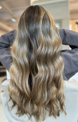 Summer Trends Balayage - As a hair specialist, my focus and expertise lie in creating stunning balayage looks for clients who love vibrant color and beautiful blondes. Balayage has become a popular trend in the world of hair styling, known for its natural-looking highlights and seamless blend of colors.