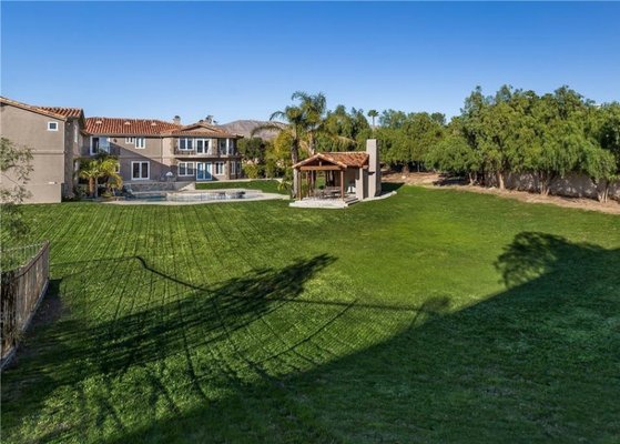 Landscape Maintenance ! - This is a large LA home located inside an H.O.A we detail it to its finest ,we keep the grass green year round and edges sharp as well as always keeping the bushes and hedges uniformed. All irrigation is checked constantly and everything fertilized to make sure the property looks its best year round. Landscape Maintenance ! - This is a large LA home located inside an H.O.A we detail it to its finest ,we keep the grass green year round and edges sharp as well as always keeping the bushes and hedges uniformed. All irrigation is checked constantly and everything fertilized to make sure the property looks its best year round.