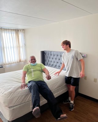 Removing your Junk! - We remove all of the items you don’t want anymore. Professional, affordable and FAST. Plus, all of the reusable items we remove we store and deliver directly to families in need. One of the many reasons we are the biggest non-franchise junk removal company in Nashville.