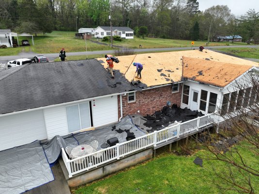 Insurance Claim Roof Replacement - We completed a roof inspection and advised the home owner to file on homeowners insurance. We met with our clients insurance adjuster and assisted with their inspection. Once we got the roof approved, we assisted with the perfect shingle selection for this home. GAF Barkwood Architectural shingles was our clients choice. We installed this new roof in less than 1 day and our client was super happy with the final product. Insurance Claim Roof Replacement - We completed a roof inspection and advised the home owner to file on homeowners insurance. We met with our clients insurance adjuster and assisted with their inspection. Once we got the roof approved, we assisted with the perfect shingle selection for this home. GAF Barkwood Architectural shingles was our clients choice. We installed this new roof in less than 1 day and our client was super happy with the final product.