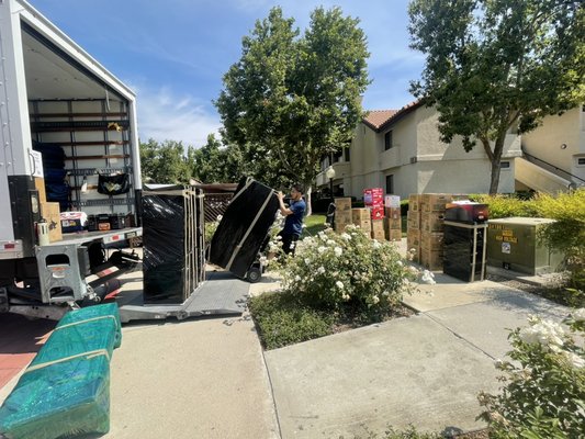 Kristian’s Move To AZ - Kristian and the family are move to Glendale AZ for a better life and we were so happy to take part in that and move his stuff. Kristian’s Move To AZ - Kristian and the family are move to Glendale AZ for a better life and we were so happy to take part in that and move his stuff.