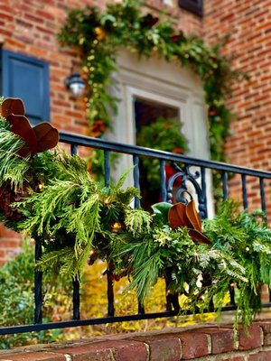Exterior Holiday Design - The Best Holiday Designer in Bethesda, MD.