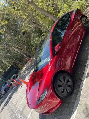 Full exterior polish and full interior - We washed and detailed Tesla Model 3 the customer was very satisfied, it was a complete detailing, we washed and decontaminated its entire exterior with clay bar, we polished its entire exterior to get rid of minor paint defects, swirls and to also make paint "pop" included. Wheels, tires cleaned and dressed we also did Full interior vacuum Full interior wipe down Full interior steam clean Full interior shampoo and extraction